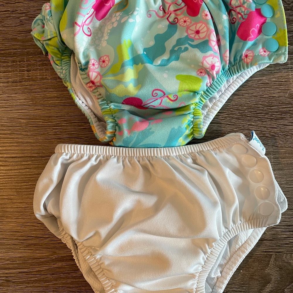 Green Sprouts. i play. Swim 18 months